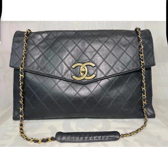 Authentic Chanel  black leather shoulder bag - Picture 1 of 15
